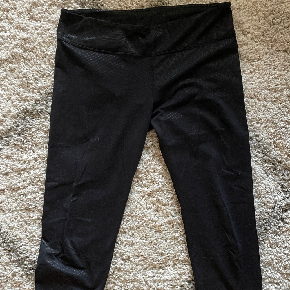 Fabletocs black capri
